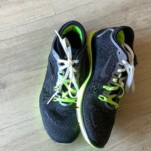 NIKE Limited Edition Sneaker